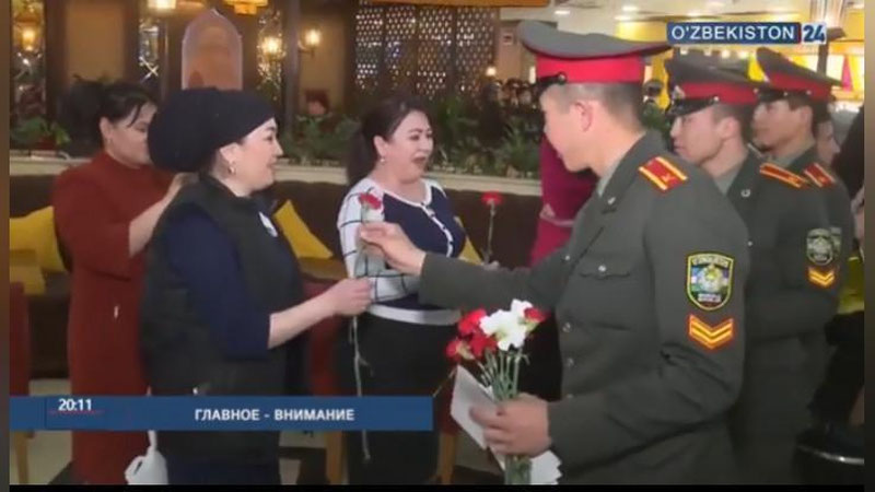 Изрображение 'МИНОБОРОНЫ УСТРОИЛО НЕОБЫЧНУЮ АКЦИЮ НА 8 МАРТА (ВИДЕО)'