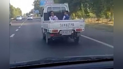 Изрображение 'В Ташкентской области нашли водителя, перевозившего детей в открытом кузове (видео)'