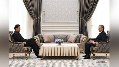 'Shavkat Mirziyoev Pokiston Bosh vaziri bilan muzokara o`tkazdi.'ning rasmi