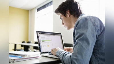 Изрображение 'Минвуз: Студенты могут продолжить учебу онлайн по желанию'