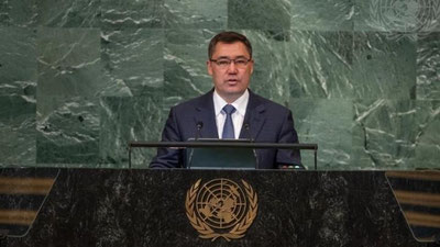 '"Rahmon o`zi rozi bo`lgan tamoyillardan chetga chiqdi". Sadir Japarov BMT Bosh Assambleyasining 77-sessiyasida Tojikistonning xoin harakatlari haqida gapirdi'ning rasmi