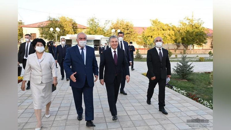'Shavkat Mirziyoev  Buxoroga yo`l oldi'ning rasmi