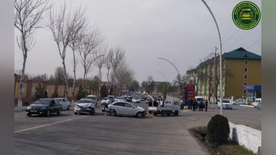 'Andijonda birdaniga 4 ta avtomobil halokatga uchradi (video)'ning rasmi