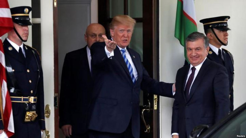 'Donald Tramp rafiqasi bilan Prezident Mirziyoev va Birinchi xonim​ga o`z minnatdorchiligini bildirdi'ning rasmi
