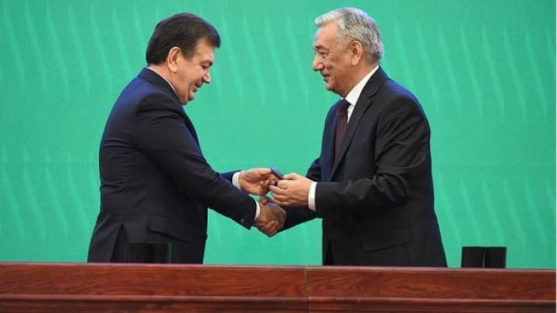 'БУГУН ШАВКАТ МИРЗИЕЕВ ПРЕЗИДЕНТ ЭТИБ САЙЛАНГАНИГА БИР ЙИЛ ТЎЛДИ'ning rasmi