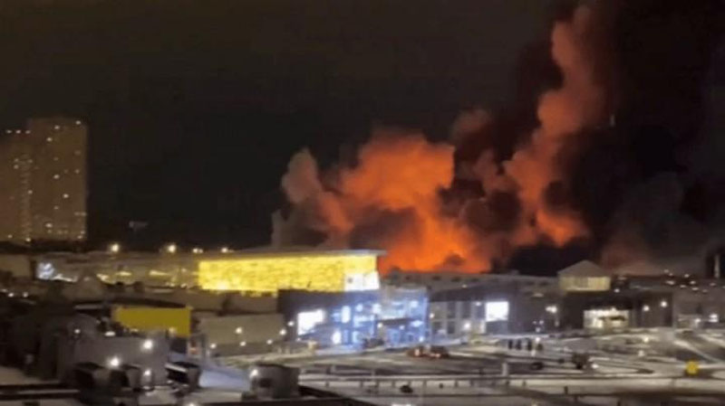 'Moskvaliklar portlashlar haqida xabar berishmoqda'ning rasmi