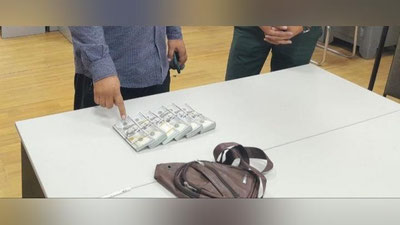 'Qariyb 50 ming AQSh dollarini noqonuniy olib chiqishga uringan shaxs bojxonada qo`lga tushdi'ning rasmi