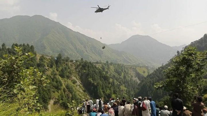 'Pokistonda bolalar erdan 274 metr balandlikdagi kanatda qolib ketdi'ning rasmi