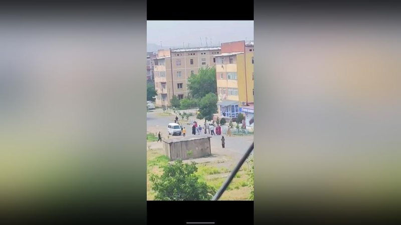 'Olmaliqda bir guruh ayollar janjallashdi'ning rasmi