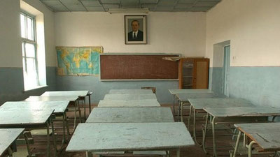 'Qashqadaryodagi maktabda ota-onalar farzandlari uchun oliy ma`lumotli o`qituvchi talab qilgani aytilmoqda'ning rasmi