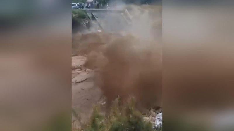 'Андижоннинг икки туманини боғлаб турувчи кўприк қулаб тушди'ning rasmi