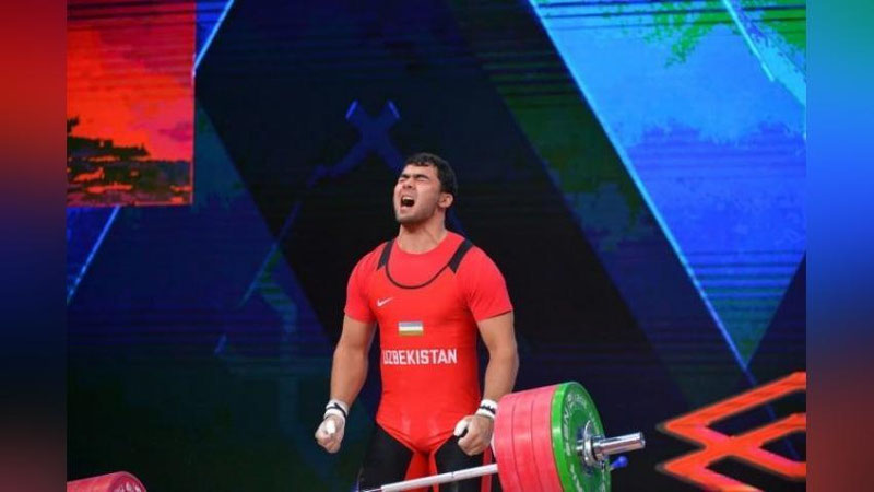 'Акбар Жўраев оғир атлетика бўйича жаҳон чемпиони бўлди'ning rasmi