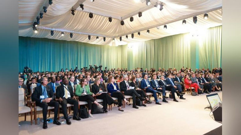 'Самарқандда ўтаётган Бутунжаҳон туризм ташкилоти Бош Ассамблеясининг 25-сессиясига ташриф буюрган хорижликлар ўзбек туризмини қандай баҳолашмоқда? (видео)'ning rasmi