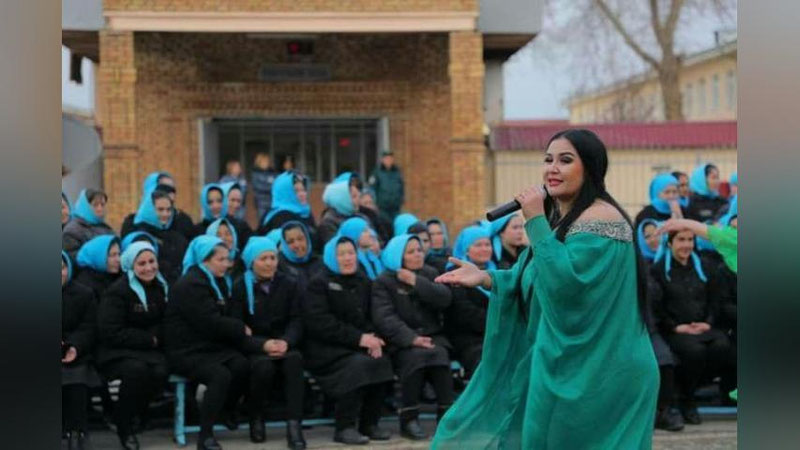 'Madaniyat vazirligi ayollar qamoqxonasida bayram tadbirini tashkil etdi'ning rasmi