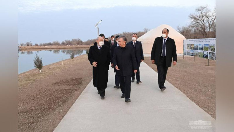 'Президент кечга бориб яна икки туманга ташриф буюрди (фото)'ning rasmi