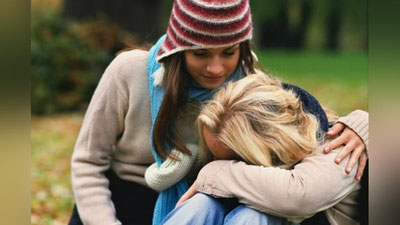 Изрображение 'Психотерапевт назвала семь признаков лицемерных друзей'