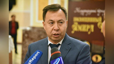 '"Bu aholining yuziga tushirilgan zo`r tarsaki bo`ldi" -- jurnalist komissiya a`zolarining aholiga qo`lqopni majburiy taqtirish qarori bo`yicha  haqli savollarini qo`ydi'ning rasmi