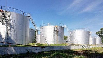 Изрображение 'На "Гулистанской нефтебазе" выявлены факты незаконных поставок продукции и недостача нефтепродуктов'