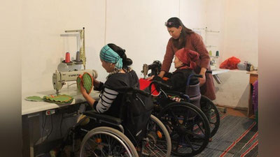 'Ногиронлиги бўлган хотин-қизларни ишга олганларга субсидия берилади'ning rasmi