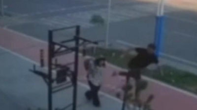 Изрображение 'В Ферганской области парень из ревности ударил девушку: его действия попали на видео'