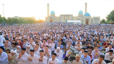 Изрображение 'Объявлено время праздничной молитвы в Рамазан хайит'