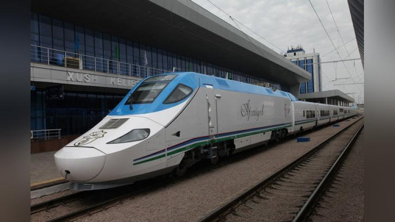 'Самарқандга қўшимча йўловчи поезд йўлга қўйилди'ning rasmi