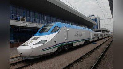 'Самарқандга қўшимча йўловчи поезд йўлга қўйилди'ning rasmi