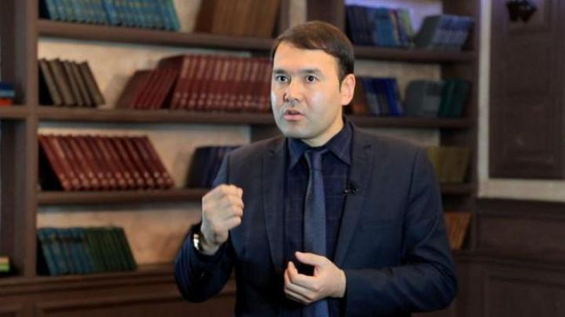 'Rasul Kusherbaev deputatlarni IIV tomonidan tayyorlangan qonun loyihasiga ovoz bermaslikka chaqirmoqda'ning rasmi
