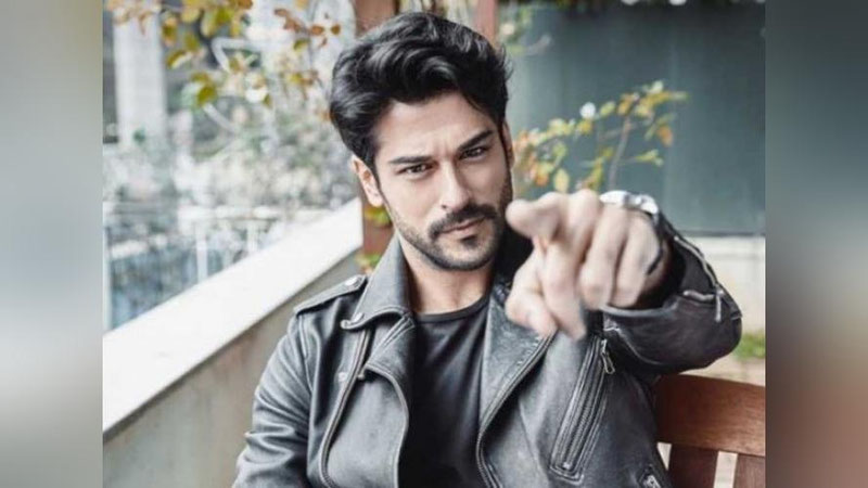 'Турк актёри Бурак Ўзчивит 4 йилга қамалиши мумкин'ning rasmi