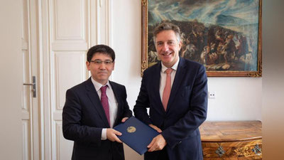 Изрображение 'Посол Узбекистана вручил копии верительных грамот в МИД Австрии'