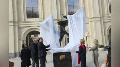 'Samarqandda “Tinchlik daraxti” monumenti ochildi'ning rasmi