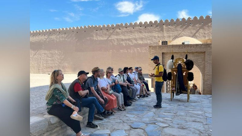 'Ўзбекистонга келувчи сайёҳлар учун коронавирус билан боғлиқ барча чекловлар бекор қилинди. Эндиликда...'ning rasmi