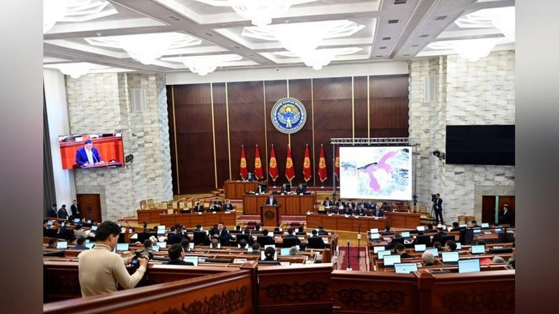 Изрображение 'Парламент в Кыргызстане одобрил ратификацию договоров об участках границы с Узбекистаном'