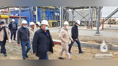 '“O‘zbekneftgaz”: Boshqaruv raisi boshchiligidagi “Ishchi guruh” tomonidan Muborakdagi “Alan” va “Zevarda” siquv kompressor stansiyalarining qurilish holati o‘rganildi (Foto)'ning rasmi