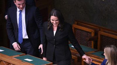 'Венгрияда президент лавозимини илк бор аёл киши эгаллайди'ning rasmi