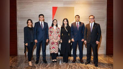 'Saida Mirziyoeva AQShda ilm-fan va boshqa sohalarda muvaffaqiyatlarga erishayotgan o`zbekistonliklar bilan uchrashdi'ning rasmi