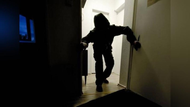 'Buxoroda 17 yoshli yigit birovning xonadonidan salkam 28 mln so`m pul o`g`irladi'ning rasmi