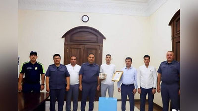 'Samarqandda bolani itlardan qutqargan yigit taqdirlandi'ning rasmi