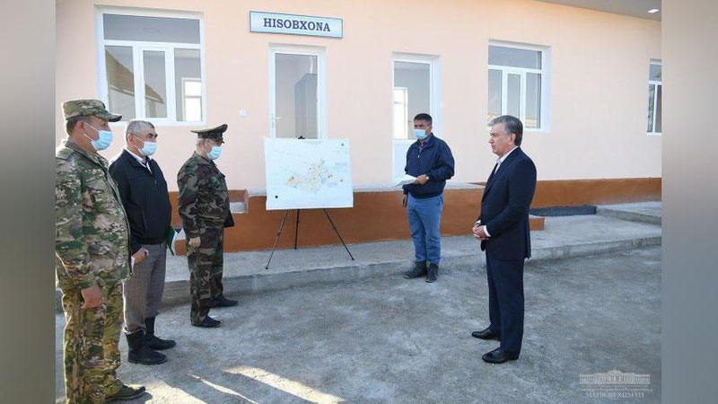 Изрображение 'Президент посетил махалли в Акалтынском и Марзаабадском районах (фото)'