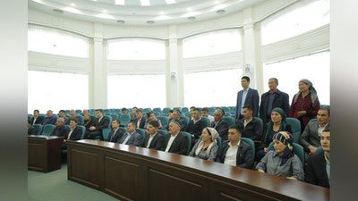 'Davlat bojxona qo`mitasida yosh bojxonachilar va ularning ota-onalari bilan suhbat o`tkazildi'ning rasmi