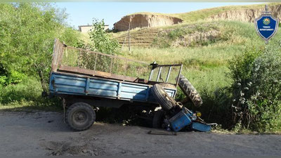 Изрображение 'В Сурхандарье перевернулся трактор: водитель погиб на месте (фото)'