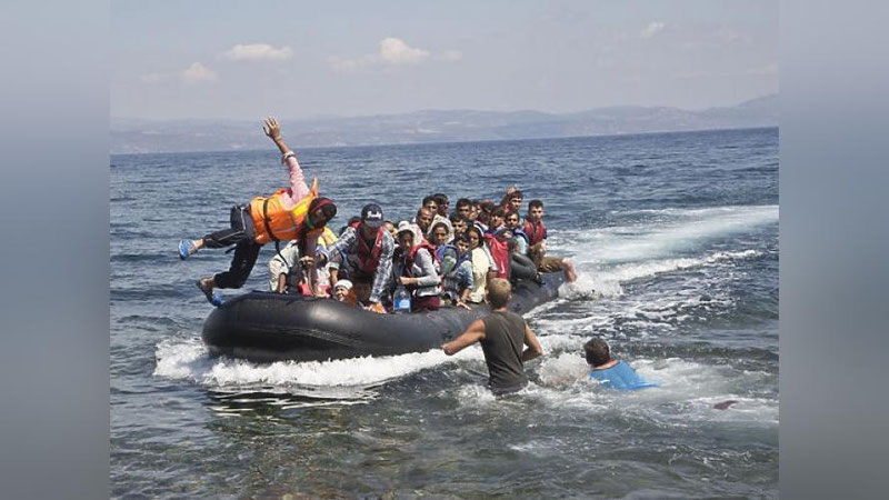 'Turkiya sohillarida noqonuniy muhojirlar qutqarilmoqda'ning rasmi
