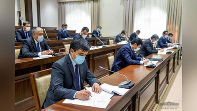 'Endi hokimlar bir oyda 2-3 kun faqat raqamlashtirish bilan shug`ullanadi, yaxshi natija ko`rsatgan rahbarlarga 30 foizgacha ustama joriy qilinadi'ning rasmi