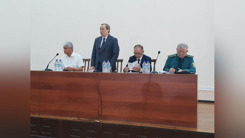 'Matbuot va axborot agentligi Bosh direktori «Jurnalistlar klubi»ni tashkil etishni taklif qildi'ning rasmi