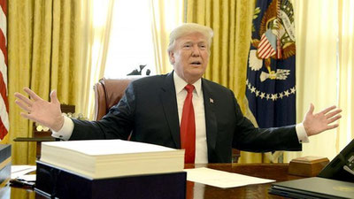 'Tramp hokimiyatni qo`lga olishga tayyorlanmoqda'ning rasmi