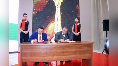 'XIV Xalqaro kinofestivalda “Jomiy va Navoiy” filmini suratga olish bo`yicha shartnoma imzolandi'ning rasmi