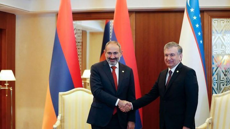 'Armaniston bosh vaziri Shavkat Mirziyoevni saylovdagi g`alabasi bilan tabrikladi'ning rasmi