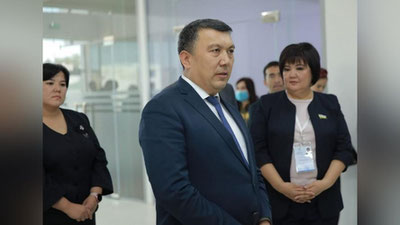 'O`zbekiston Respublikasi Prezidentligiga nomzod Narzullo Oblomurodov mo`ynoqlik yoshlar bilan uchrashdi'ning rasmi