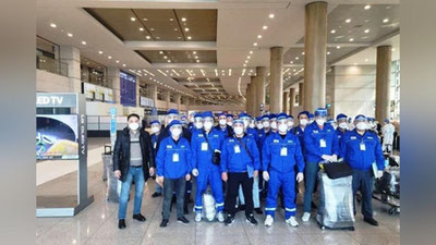 'Бир гуруҳ ўзбекистонликлар ишлаш учун Кореяга етиб борди'ning rasmi