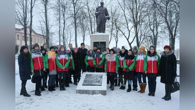 'O`zbekistonlik talabalar Belarusda "Xotira yurishi"da ishtirok etdi'ning rasmi